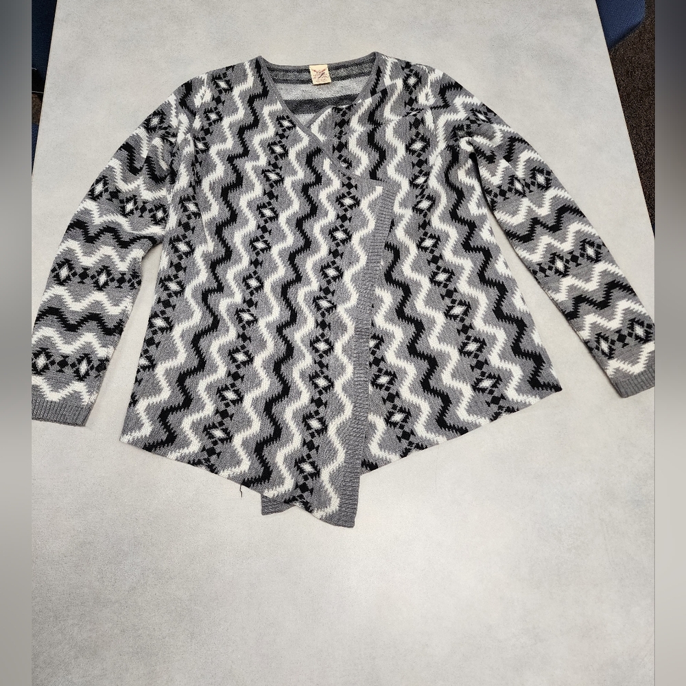 EUC Faded Glory Aztec Patter Sweater